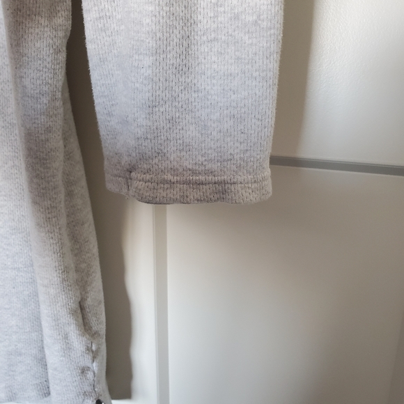 BDG Light Grey Thermal Long Sleeve Size M - Picture 4 of 6